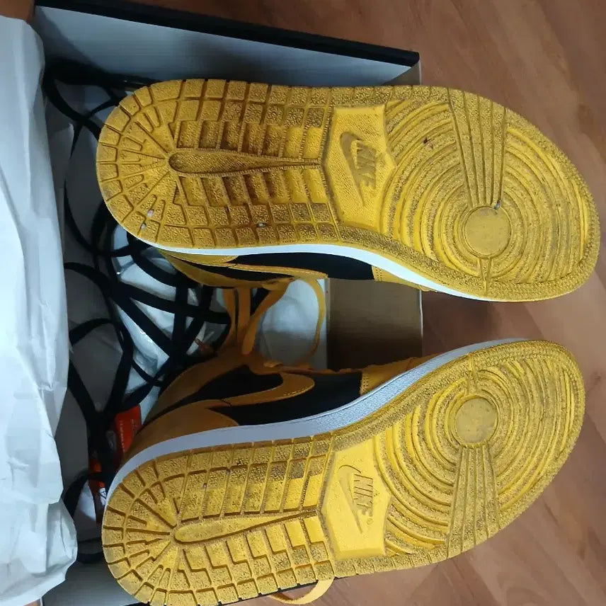 [BUNJANG] Nike Air Jordan 1 High Yellow Black Sneakers / 나이키 에어 조던1 하이 옐로우 블랙
