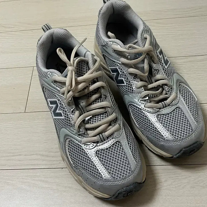 [BUNJANG] New Balance 530 Silver Sneakers (235) / 뉴발 530 실버 (235)