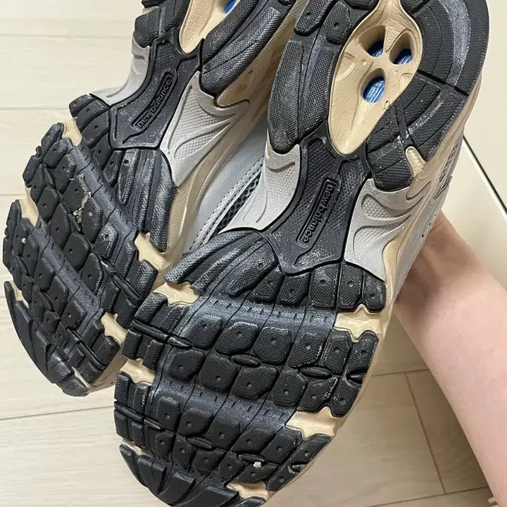 [BUNJANG] New Balance 530 Silver Sneakers (235) / 뉴발 530 실버 (235)