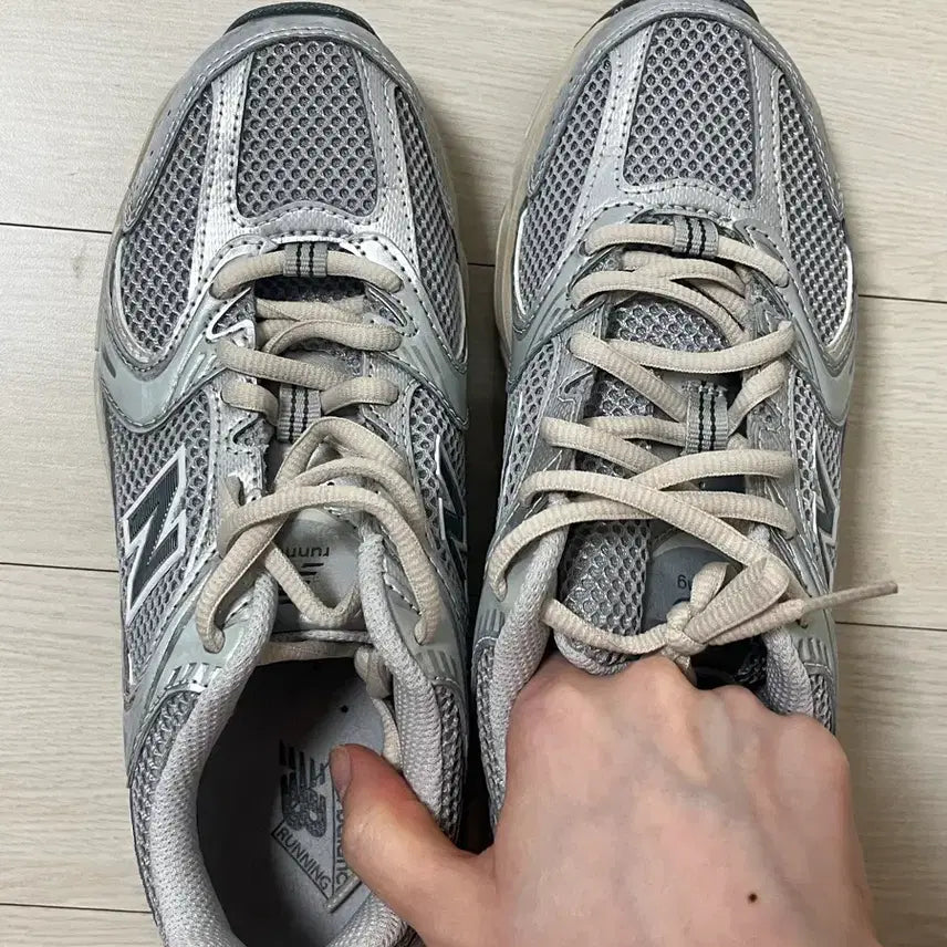 [BUNJANG] New Balance 530 Silver Sneakers (235) / 뉴발 530 실버 (235)