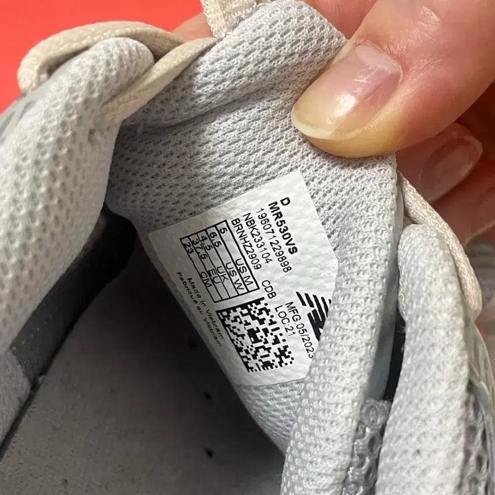 [BUNJANG] New Balance 530 Silver Sneakers (235) / 뉴발 530 실버 (235)