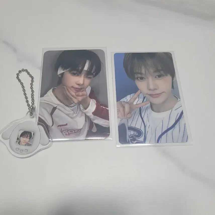 [BUNJANG] THE BOYZ BAE HYUNJUN Sunwoo Keyring &amp; Photocard Bundle Set (Unofficial Goods) / 보2플 베이온 인더엑스 쑨지아양 키링포카일괄판매합니다(비공굿)