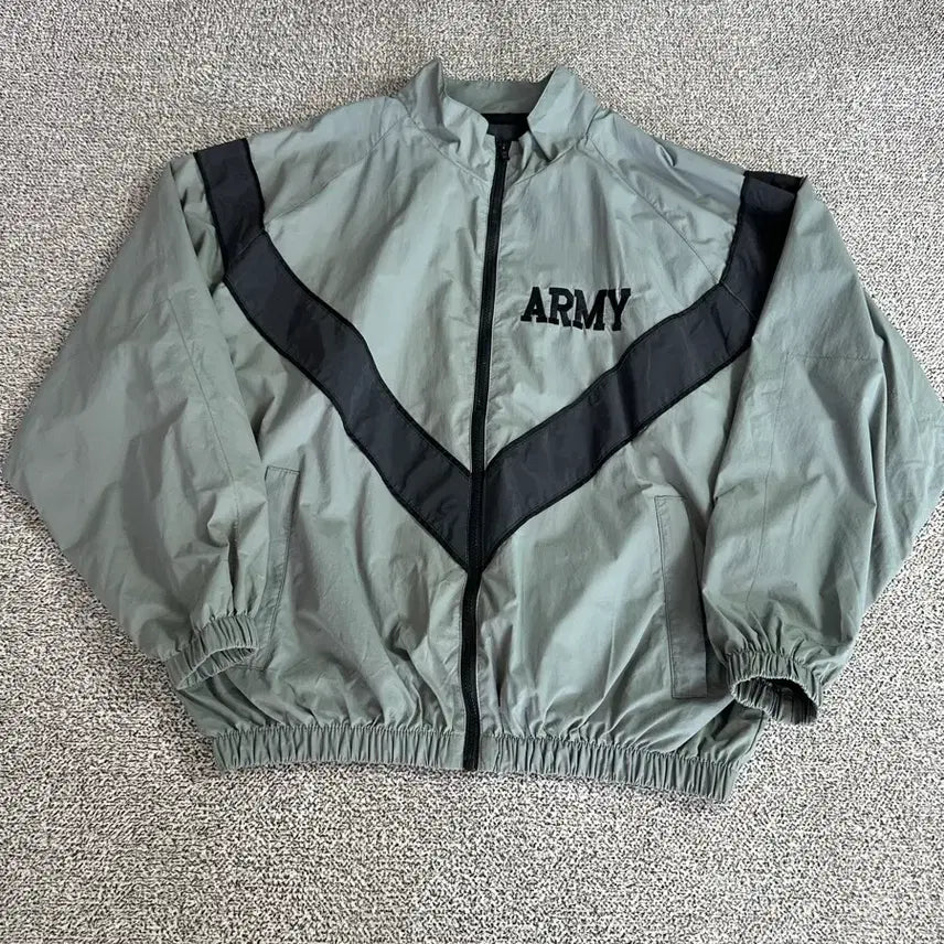 [SOLD OUT] Ipfu ARMY 바람막이 복각 dafeili