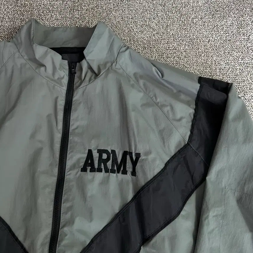 [SOLD OUT] Ipfu ARMY 바람막이 복각 dafeili