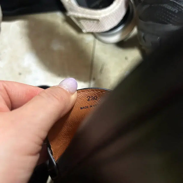 [SOLD OUT] 쿠에른 런던 09 로퍼 230 BRUSH OFF WINE