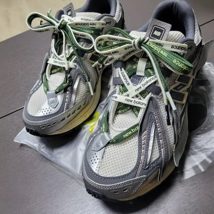 [BUNJANG] New Balance Lettering Shoelaces (2 Pairs) / 뉴발란스 레터링 신발끈 1SET(새상품)