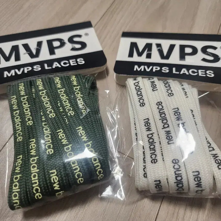 [BUNJANG] New Balance Lettering Shoelaces (2 Pairs) / 뉴발란스 레터링 신발끈 1SET(새상품)