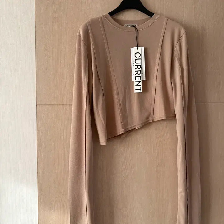 [SOLD OUT] 커렌트 크롭 롱슬리브 티셔츠 (새상품)