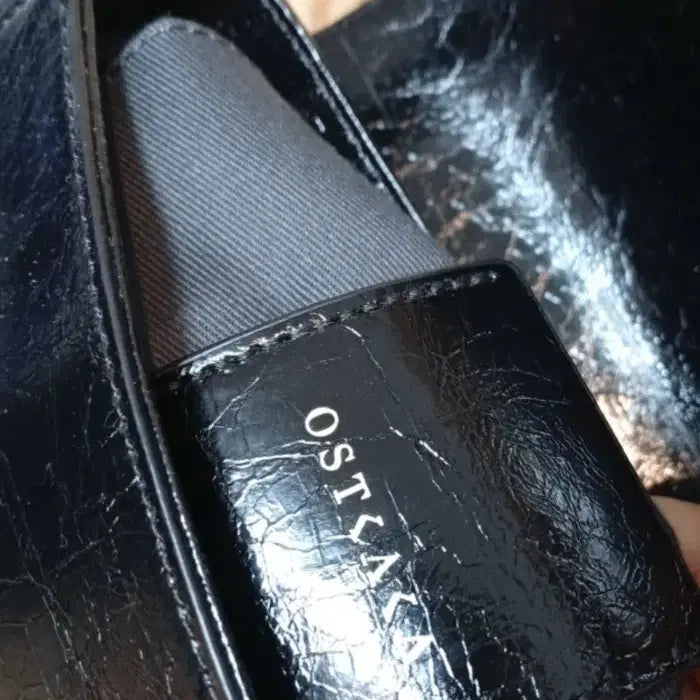 [BUNJANG] OSTKAKA KADEL Mini Saddle Black Bag / 오스트카카 OSTKAKA 카델 미니 새들 블랙 백
