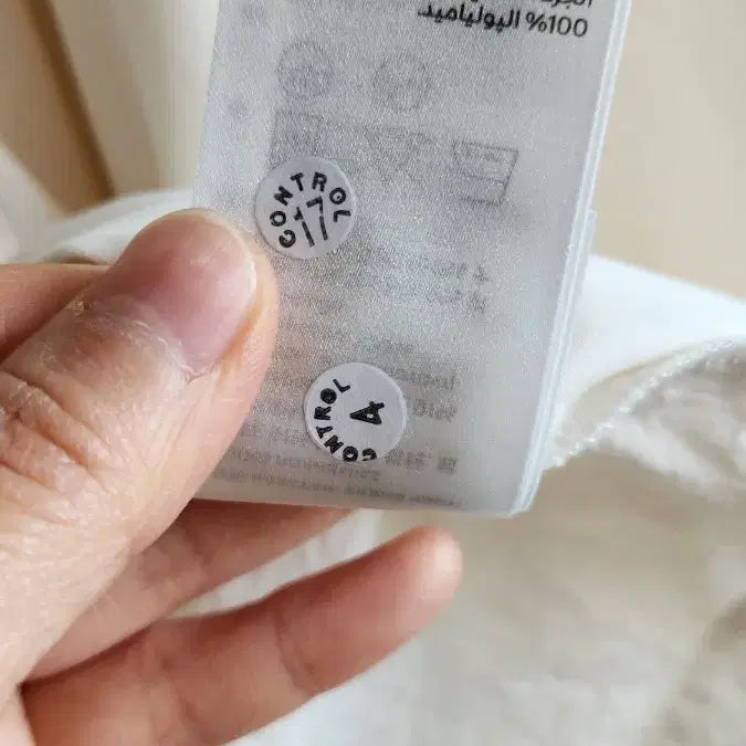 [SOLD OUT] COS 코스 아이보리 블라우스 새상품