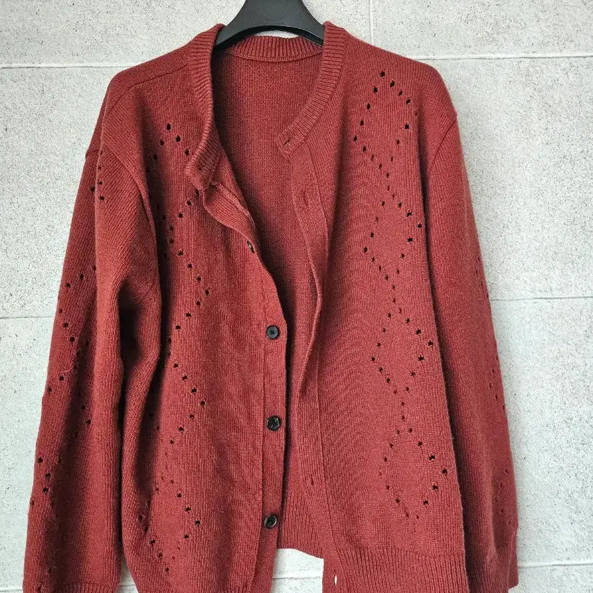 [BUNJANG] Yous 24FW Argyle Punching Cardigan Burgundy M / 유스 24fw 아가일 펀칭 가디건 버건디 m사이즈 팝니다.