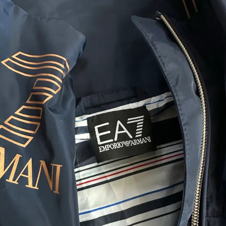 [SOLD OUT] 엠포리오 아르마니 ea7 바람막이