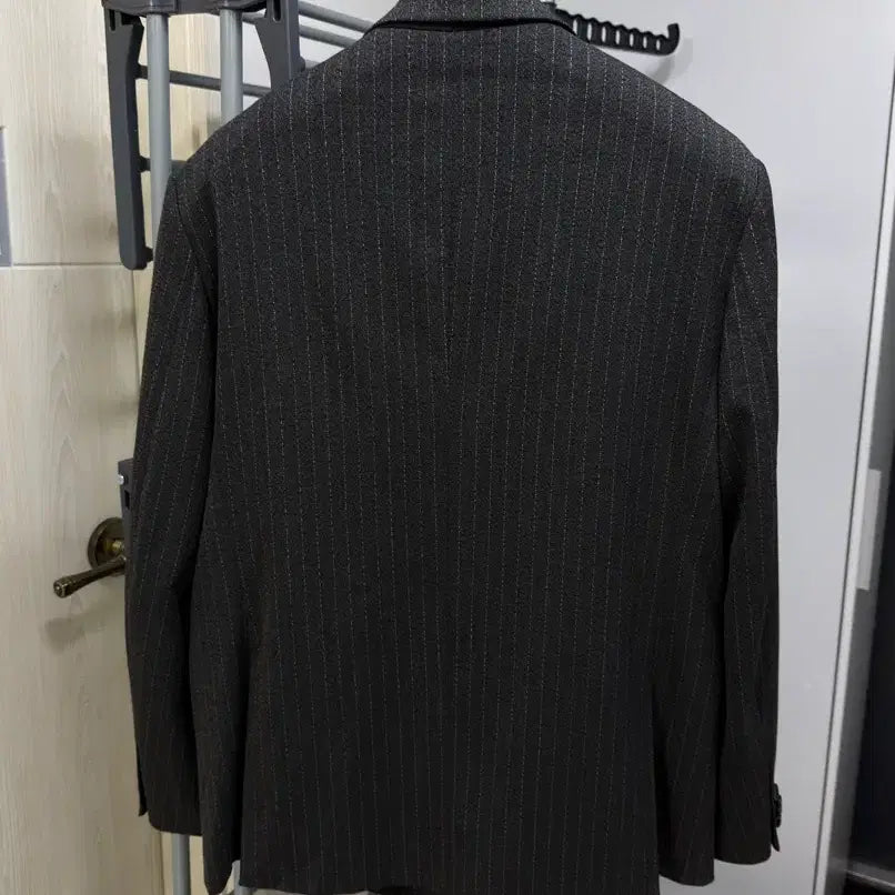 [BUNJANG] H&amp;M Blazer Charcoal Gray Pinstripe Jacket / H&amp;M 블레이저