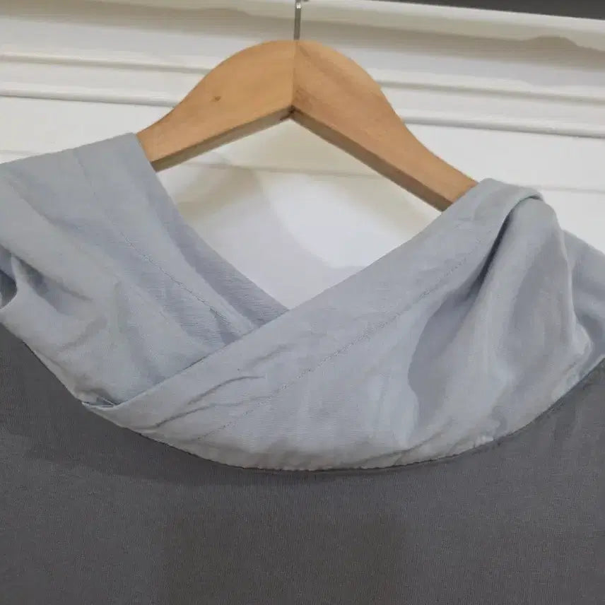 [SOLD OUT] 여름  고급스러운  후드 티 셔츠   새상품  가슴단면
