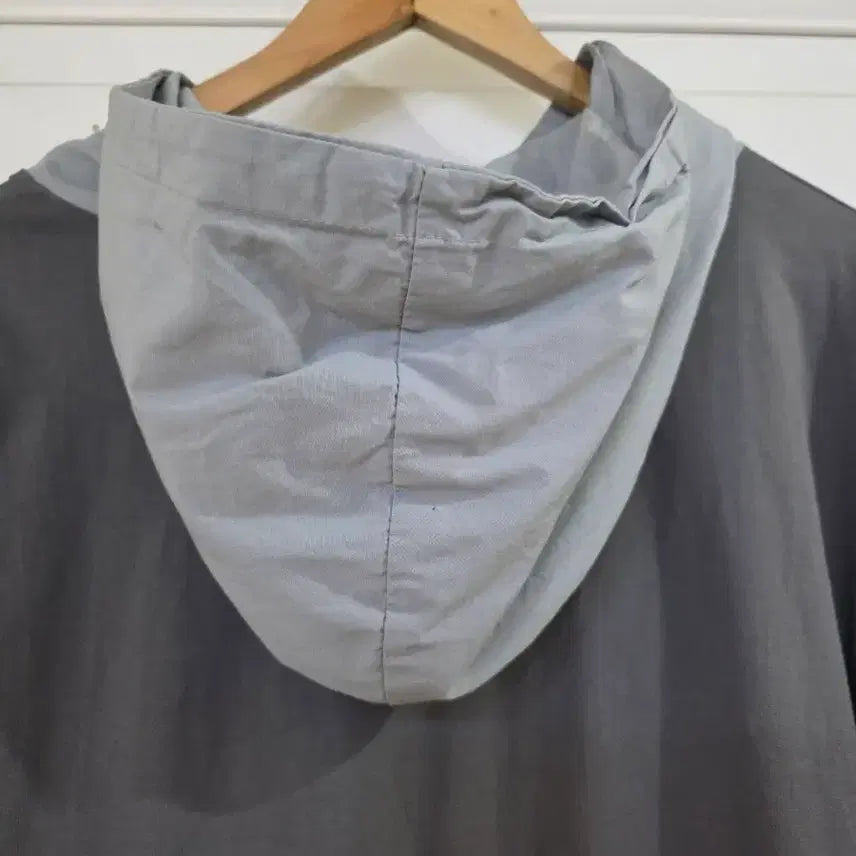 [SOLD OUT] 여름  고급스러운  후드 티 셔츠   새상품  가슴단면