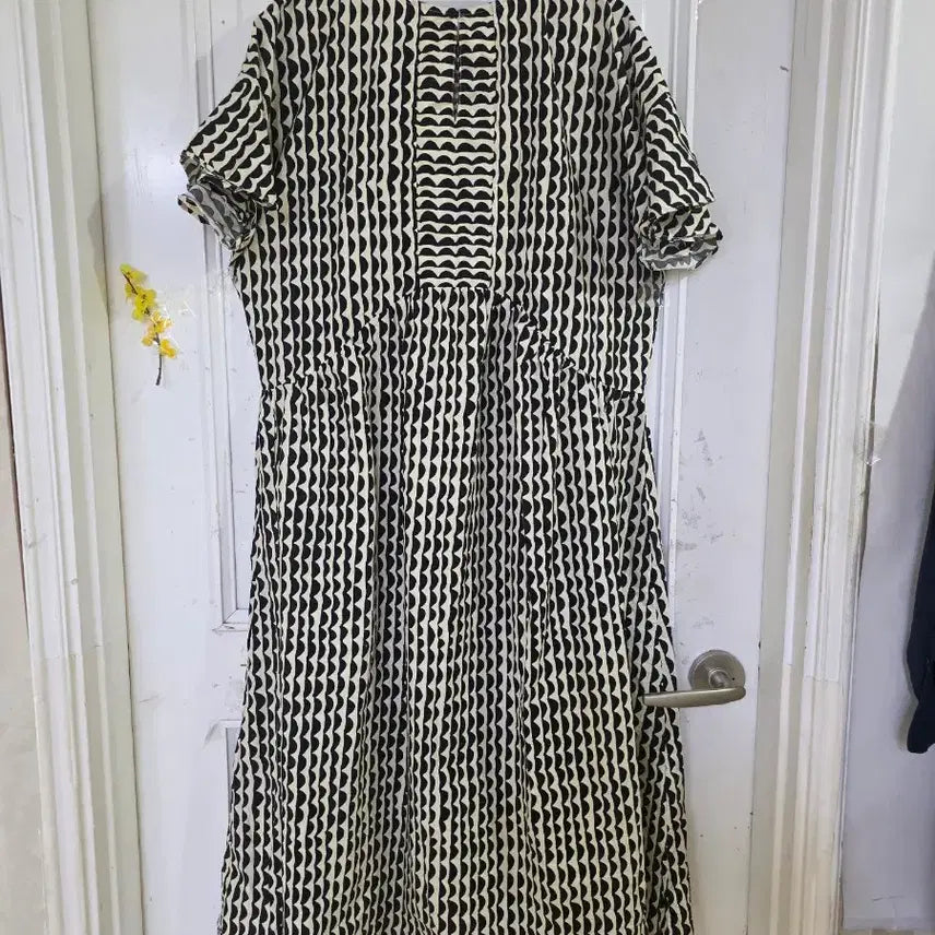 [SOLD OUT] 여름 시원한 고급스러운  바스락 면 롱원피스  깨끗해요 가슴단면 61