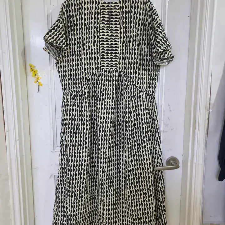 [SOLD OUT] 여름 시원한 고급스러운  바스락 면 롱원피스  깨끗해요 가슴단면 61