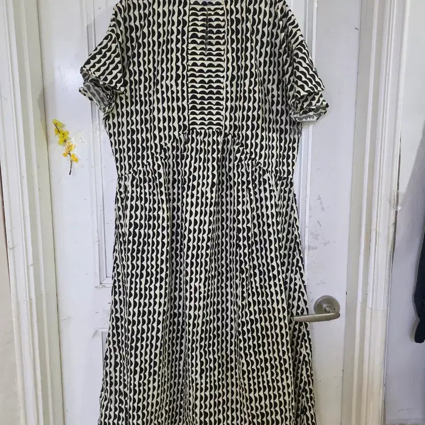 [SOLD OUT] 여름 시원한 고급스러운  바스락 면 롱원피스  깨끗해요 가슴단면 61