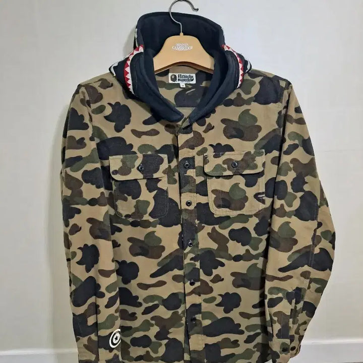 [BUNJANG] BAPE Shark Camo Hoodie Shirt Size 95 / BAPE 베이프 샤크 후드 카모 셔츠 95사이즈
