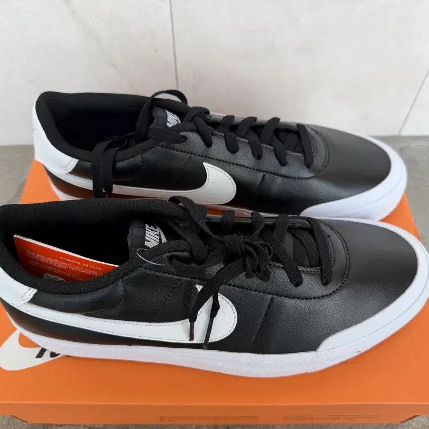 [BUNJANG] Nike Court Vision Low Black White Sneakers / 나이키신발Court Vision 로우 블랙 화이트