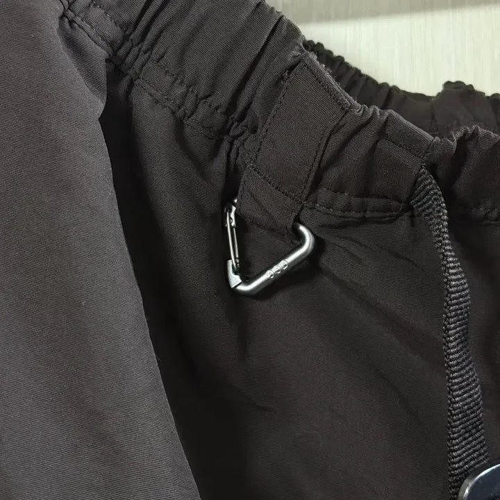 [BUNJANG] Nike ACG Snowgrass Cargo Shorts Velvet Brown XL / [새상품]나이키 ACG 스노우그래스 카고 쇼츠 벨벳 브라운 XL