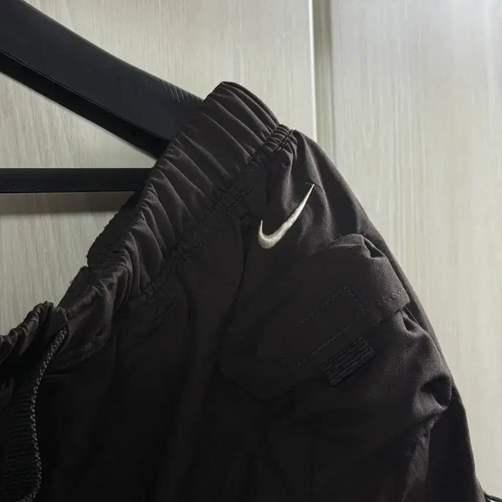 [BUNJANG] Nike ACG Snowgrass Cargo Shorts Velvet Brown XL / [새상품]나이키 ACG 스노우그래스 카고 쇼츠 벨벳 브라운 XL