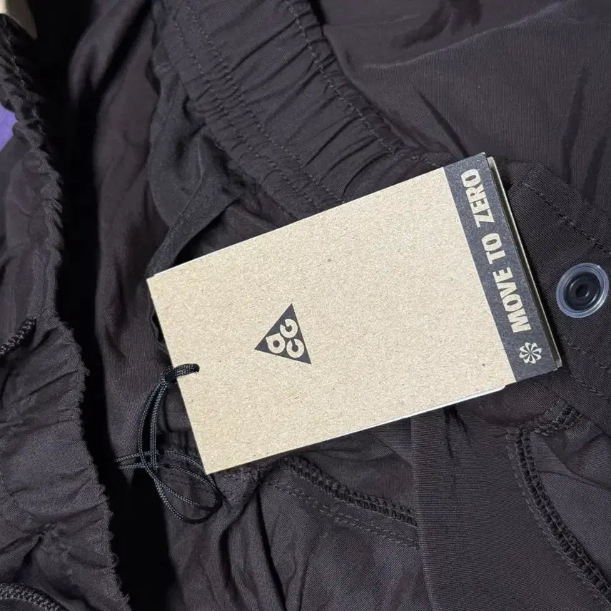 [BUNJANG] Nike ACG Snowgrass Cargo Shorts Velvet Brown XL / [새상품]나이키 ACG 스노우그래스 카고 쇼츠 벨벳 브라운 XL