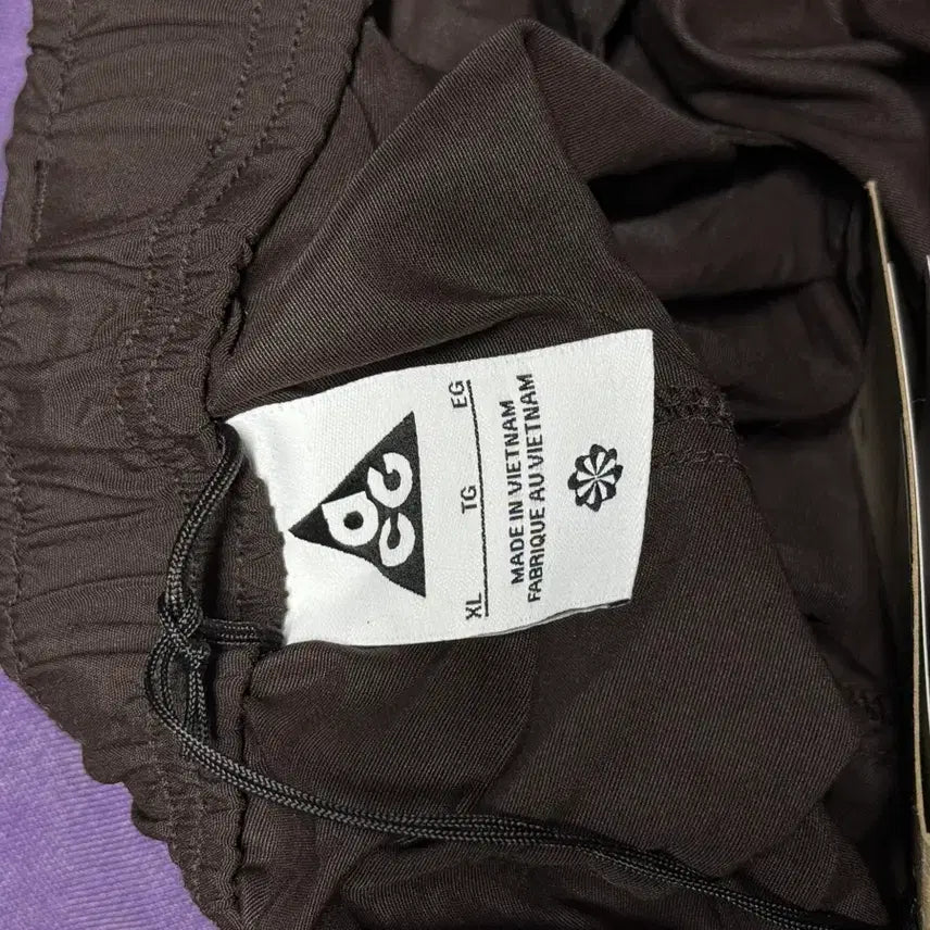 [BUNJANG] Nike ACG Snowgrass Cargo Shorts Velvet Brown XL / [새상품]나이키 ACG 스노우그래스 카고 쇼츠 벨벳 브라운 XL