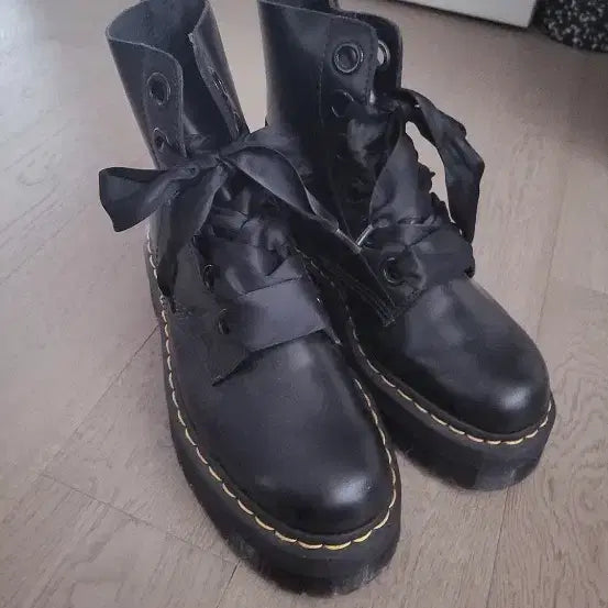 [BUNJANG] Dr. Martens Molly Black Boots Size 250 / 닥터마틴 몰리 블랙 250