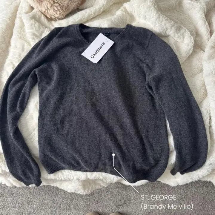 [BUNJANG] Brandy Melville St. George Cashmere Knit / (새상품) 브랜디멜빌 세인트조지 캐시미어100 니트