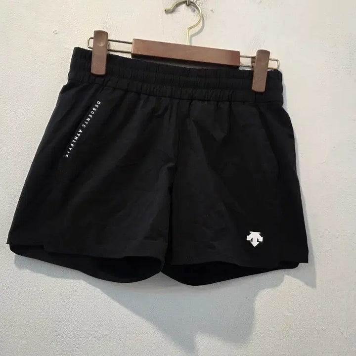 [BUNJANG] Descente Black Shorts Women&