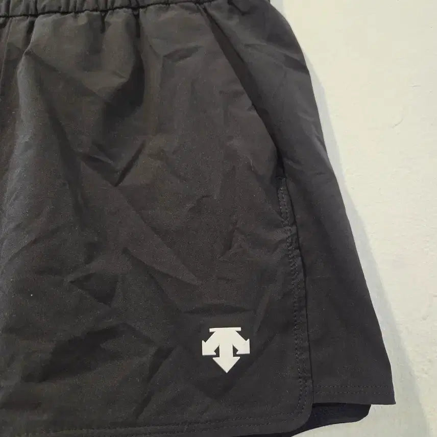 [BUNJANG] Descente Black Shorts Women&