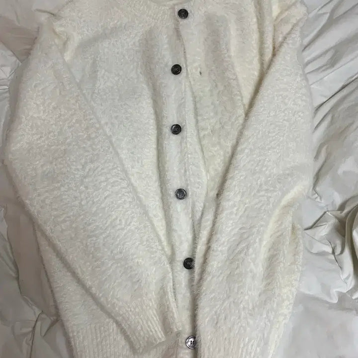 [BUNJANG] Avely Angora Button Oversized Cardigan / 새거! 에이블리 털빠짐X 극세사느낌..* 앙고라 버튼 오버핏 가디건