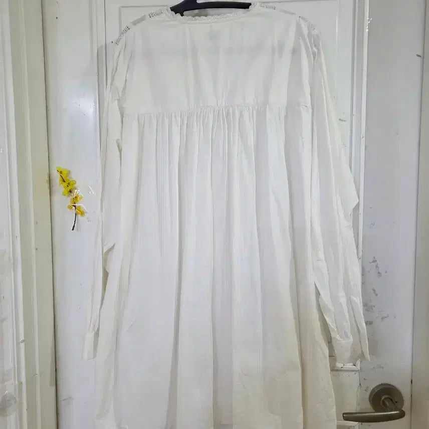 [SOLD OUT] 봄 여름 원피스 겸  고급스러 면 블라우스   깨끗해요 가슴단면63
