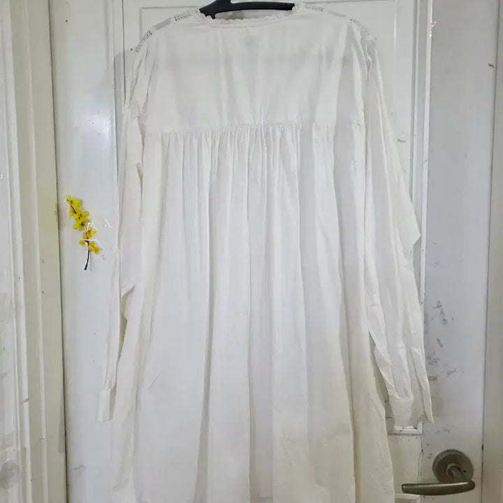 [SOLD OUT] 봄 여름 원피스 겸  고급스러 면 블라우스   깨끗해요 가슴단면63
