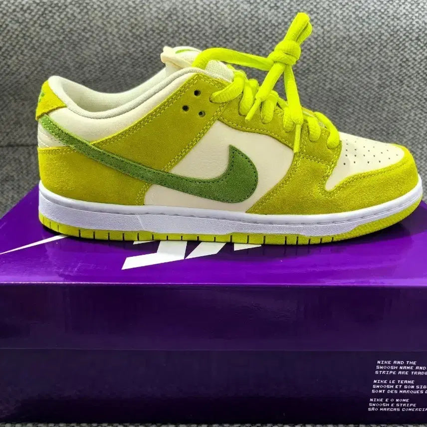 [BUNJANG] Nike Dunk Low Green/Yellow Sneakers (Size 275) / 나이키 덩크 로우 그린/옐로우 스니커즈 사이즈:275