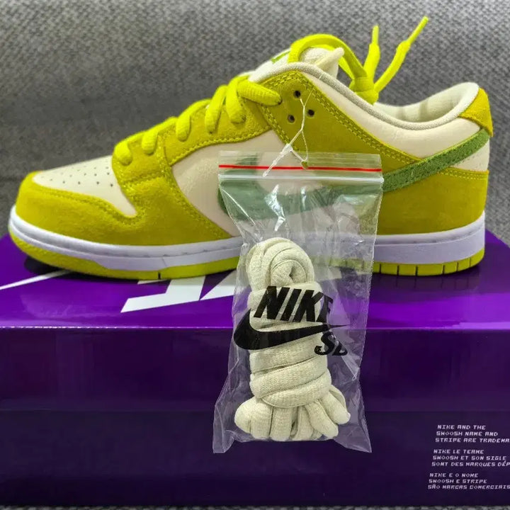 [BUNJANG] Nike Dunk Low Green/Yellow Sneakers (Size 275) / 나이키 덩크 로우 그린/옐로우 스니커즈 사이즈:275