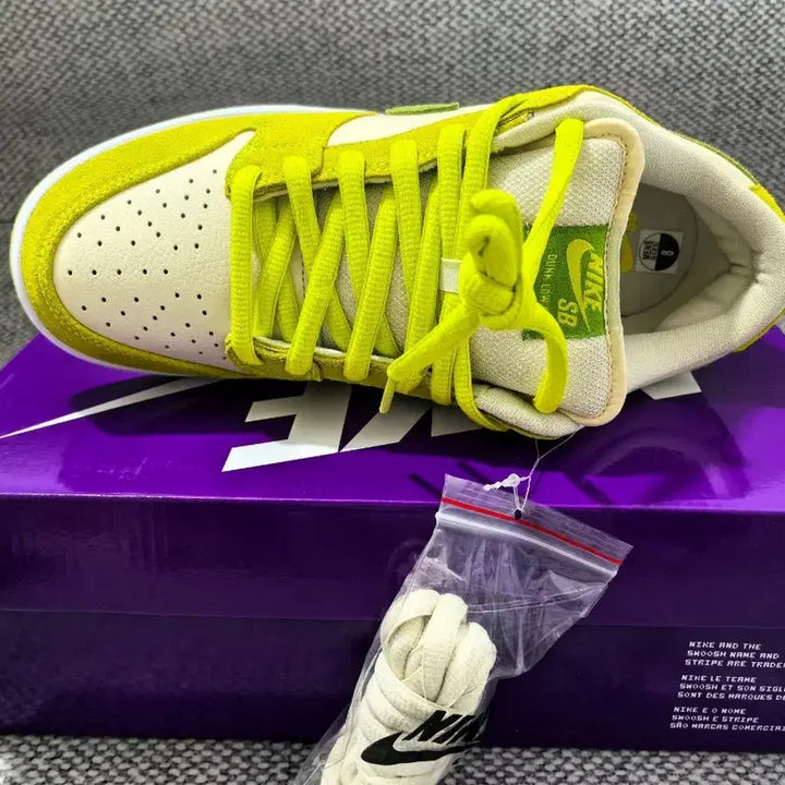[BUNJANG] Nike Dunk Low Green/Yellow Sneakers (Size 275) / 나이키 덩크 로우 그린/옐로우 스니커즈 사이즈:275