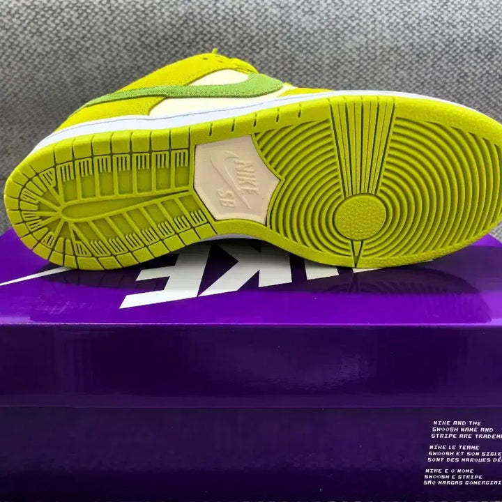 [BUNJANG] Nike Dunk Low Green/Yellow Sneakers (Size 275) / 나이키 덩크 로우 그린/옐로우 스니커즈 사이즈:275