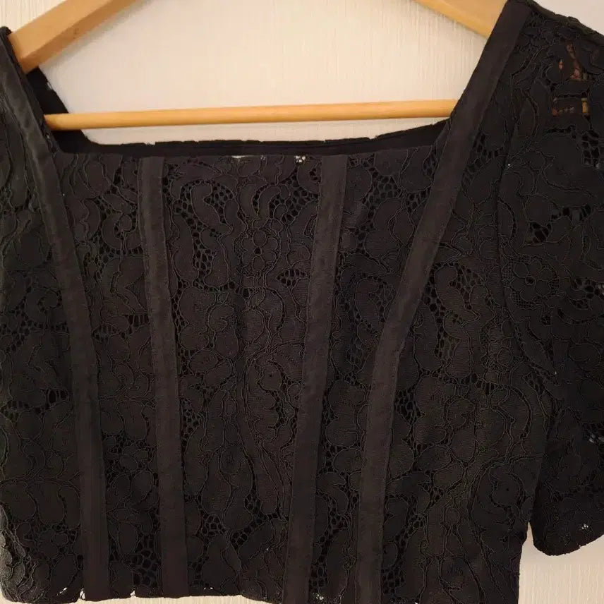 [SOLD OUT] ZARA 블랙 레이스 크롭탑 S