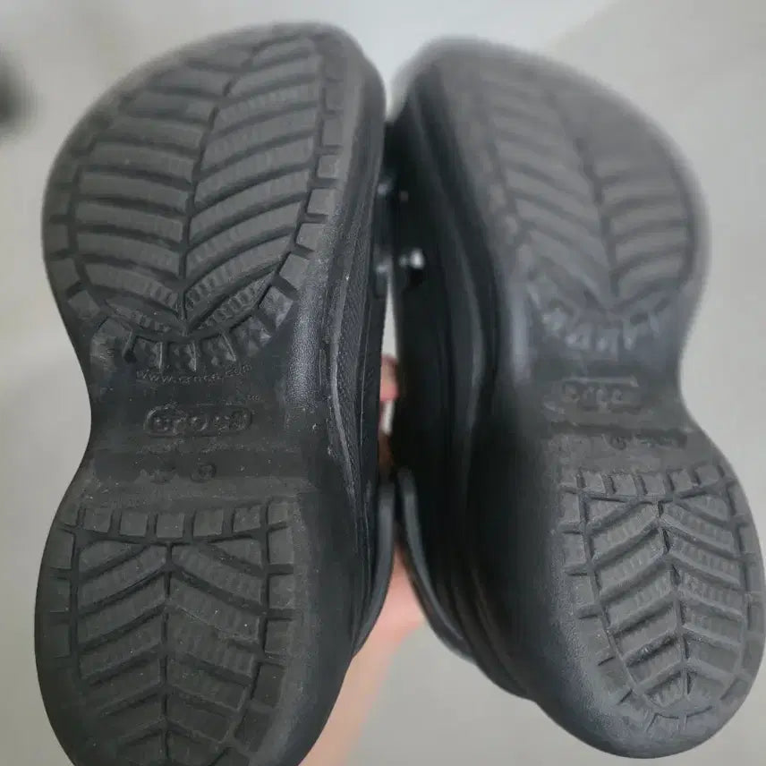 [SOLD OUT] 키높이 크록스 220mm 사이즈(지비츠포함)