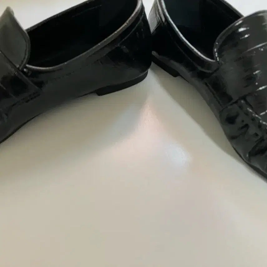 [BUNJANG] Rinkle Black Flat Loafers / 링클 플랫로퍼 (블랙)