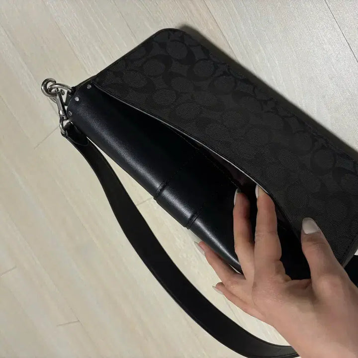 [BUNJANG] Coach Shoulder Bag Black / 코치 숄더백 블랙