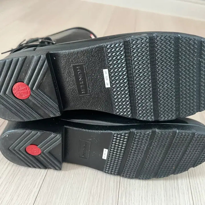 [SOLD OUT] 헌터 리파인드 슬림핏 어드저스터블 글로스 레인부츠 US8(250)