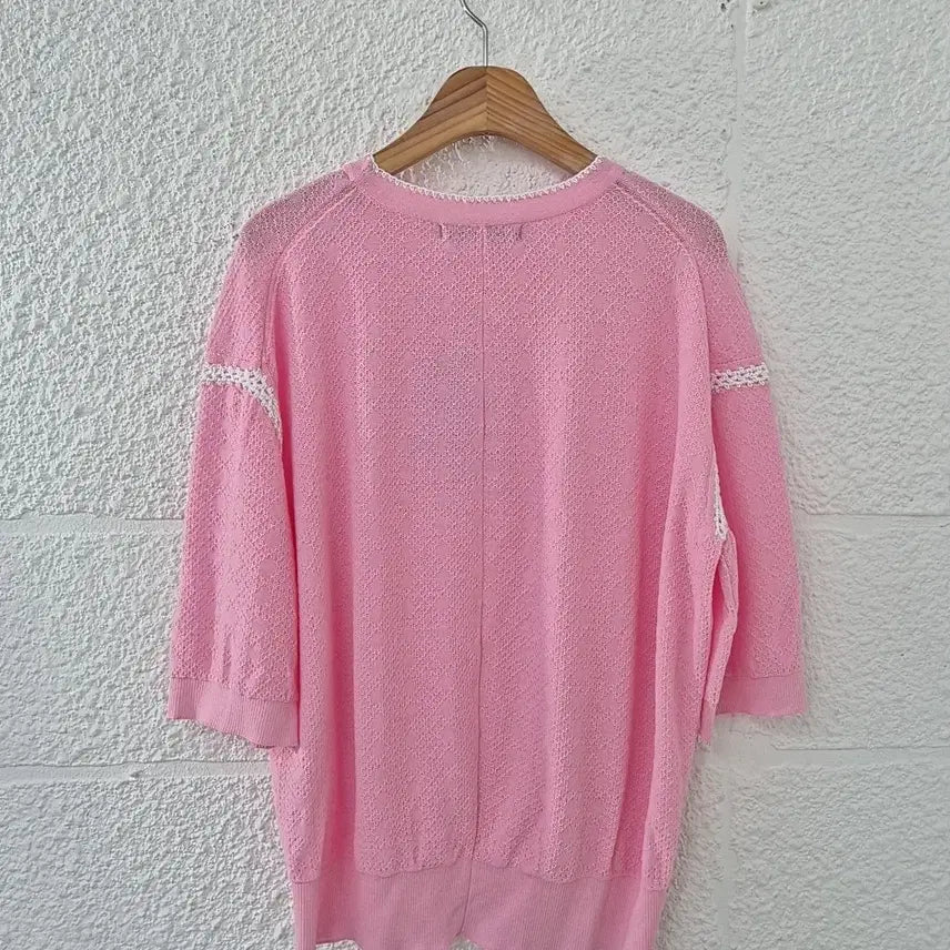[BUNJANG] The Izzat Pink Summer Knit Lace Point Top / 새상품)더아이잗 핑크 여름 니트 레이스 포인트
