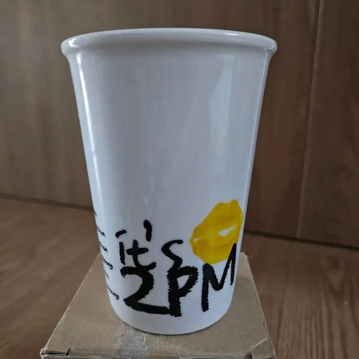 [BUNJANG] 2PM Wooyoung Kiss Me Mug Cup + Photocard / 2PM 우영 스페셜 에디션 kiss me 머그컵 + 포토카드