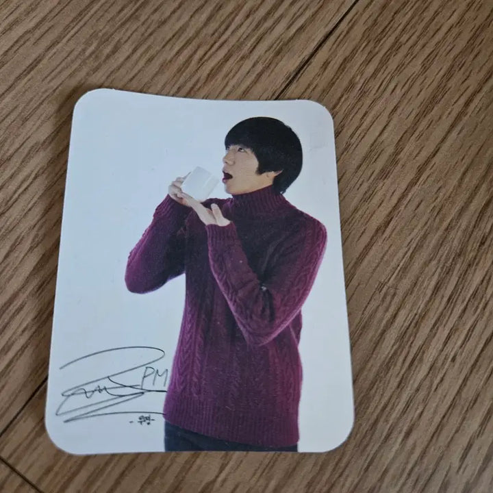 [BUNJANG] 2PM Wooyoung Kiss Me Mug Cup + Photocard / 2PM 우영 스페셜 에디션 kiss me 머그컵 + 포토카드