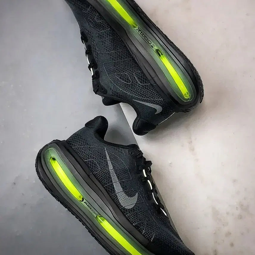 [BUNJANG] Nike Air Zoom Sneakers (Black/Fluorescent) - Size 265 / 나이키 운동화 블랙 형광색 에어줌 사이즈:265