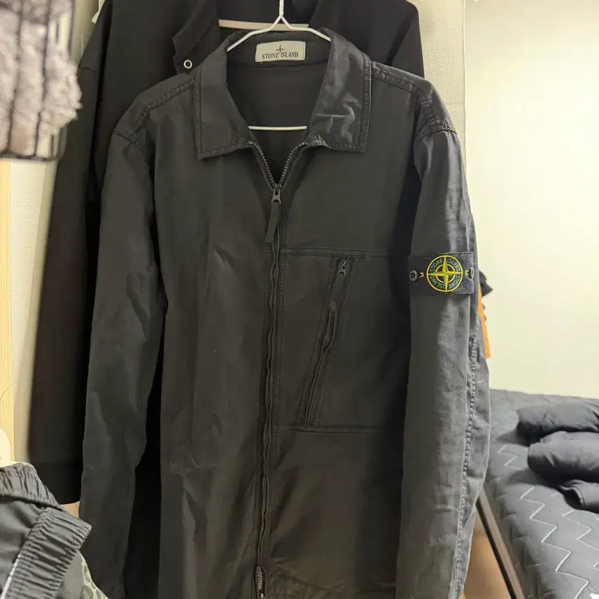 [SOLD OUT] 스톤아일랜드 25FW 블랙 지퍼 셔츠 자켓