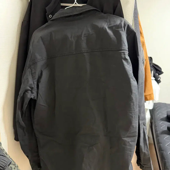 [SOLD OUT] 스톤아일랜드 25FW 블랙 지퍼 셔츠 자켓